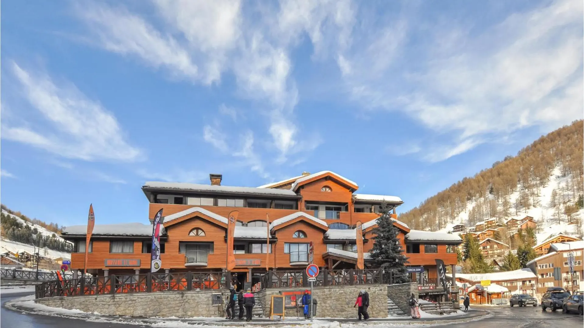 Stunning Apartment In Allos With Kitchen
